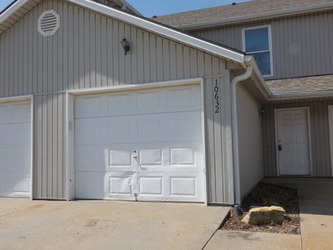 property at 10632 N Locust Ct