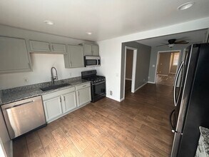 330 E Chestnut St in East Rochester, NY - Building Photo - Building Photo