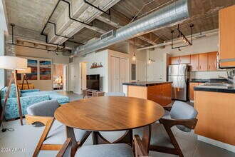 114 Adams St-Unit -301 in Phoenix, AZ - Building Photo - Building Photo