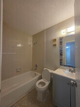 313 Country Club Oval in Daytona Beach, FL - Building Photo - Building Photo