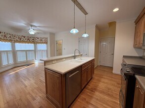 282 Walt Whitman Ave in Newport News, VA - Building Photo - Building Photo