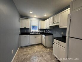 126 Western Ave in Waterville, ME - Building Photo