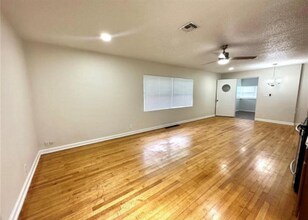 2394 Orange Center Blvd in Orlando, FL - Building Photo - Building Photo