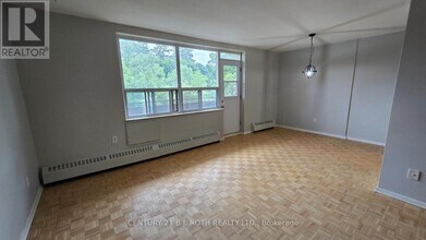 37 Peel St in Barrie, ON - Building Photo - Building Photo