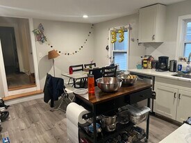 73 Thorndike St, Unit 2 in Cambridge, MA - Building Photo
