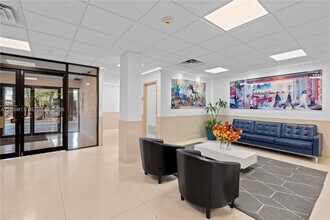 4164 Inverrary Dr in Lauderhill, FL - Building Photo - Building Photo