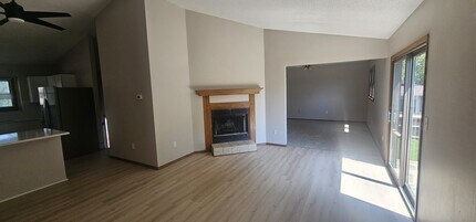 1630 S Red Oaks St in Wichita, KS - Building Photo - Building Photo