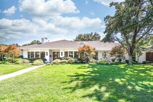 3940 Shady Hill Dr in Dallas, TX - Building Photo