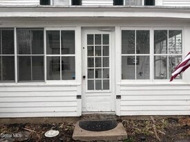 20 Elm St in Nassau, NY - Building Photo