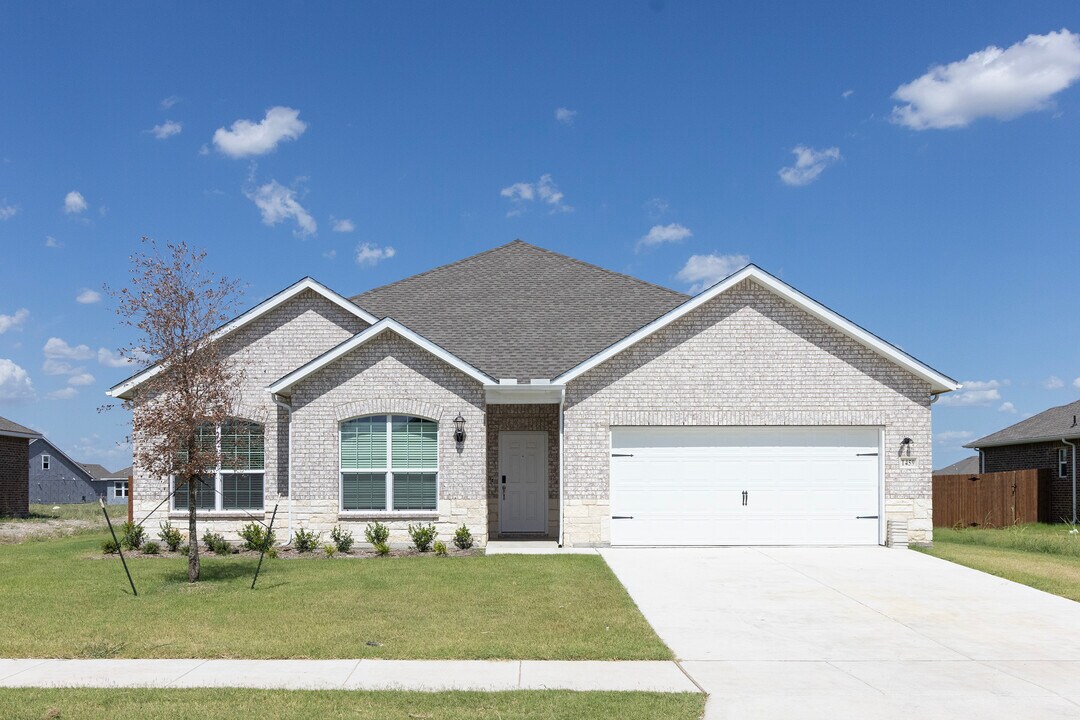 35 Cherry Blossom Wy in Durant, OK - Building Photo