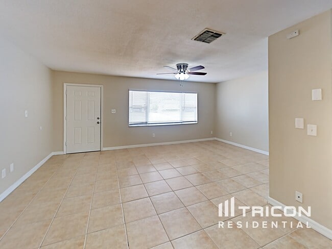 227 Lochmond Dr in Fern Park, FL - Building Photo - Building Photo
