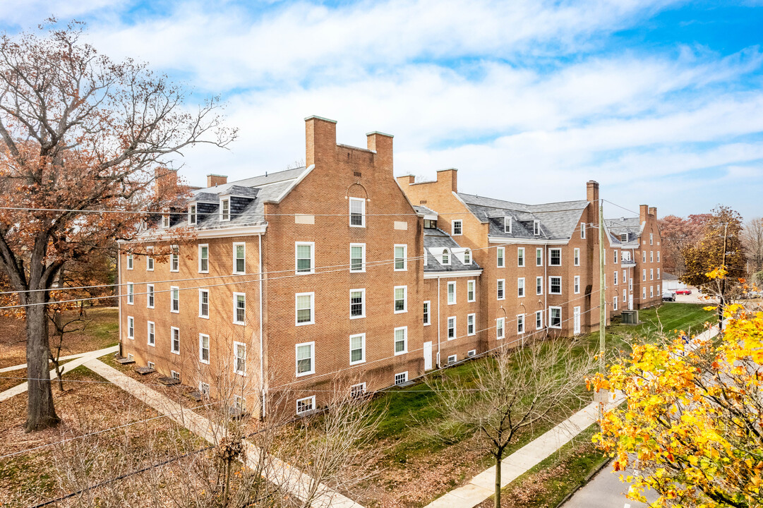 Austin Manor in Delaware, OH - Building Photo