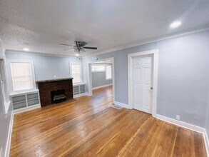 5817 Highland Ave in Kansas City, MO - Building Photo - Building Photo