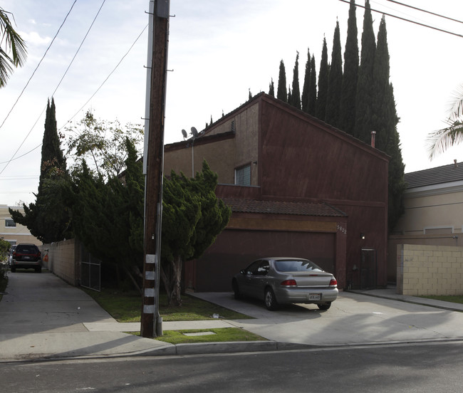 5822 Fullerton Ave in Buena Park, CA - Foto de edificio - Building Photo