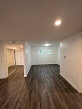 1330 N Sweetzer Ave, Unit 102 in West Hollywood, CA - Building Photo - Building Photo