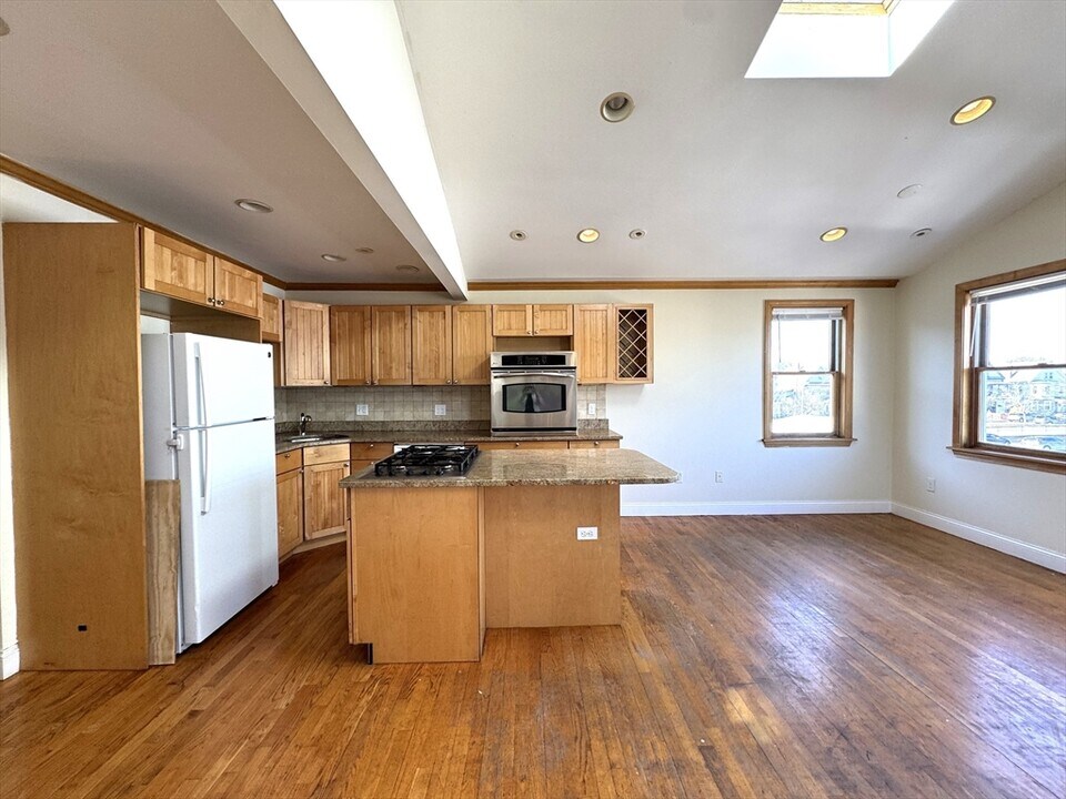 167 Pearl St-Unit -3 in Somerville, MA - Building Photo