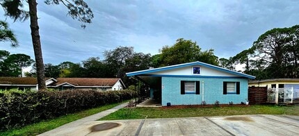1516 Roger Dr in Titusville, FL - Foto de edificio - Building Photo
