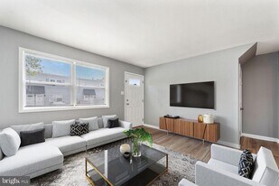 415 Hamilton Ave in Gloucester Township, NJ - Building Photo