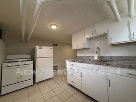 1979 South St in Lincoln, NE - Building Photo