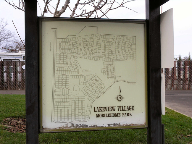 Lakeview Village in Citrus Heights, CA - Building Photo - Building Photo