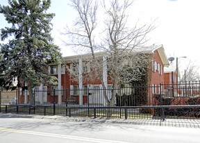 Evergreen Manor in Denver, CO - Building Photo