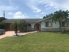 1418 SE 44th St in Cape Coral, FL - Building Photo