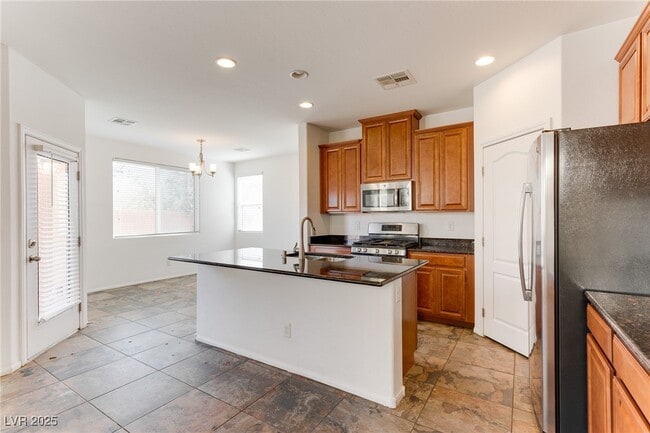 8044 Satin Carnation Ln in Las Vegas, NV - Building Photo - Building Photo