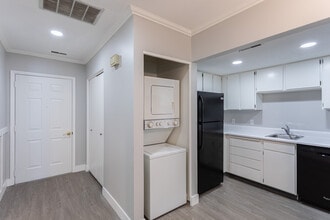 Cove Point Retirement - Independent Living in Provo, UT - Foto de edificio - Interior Photo