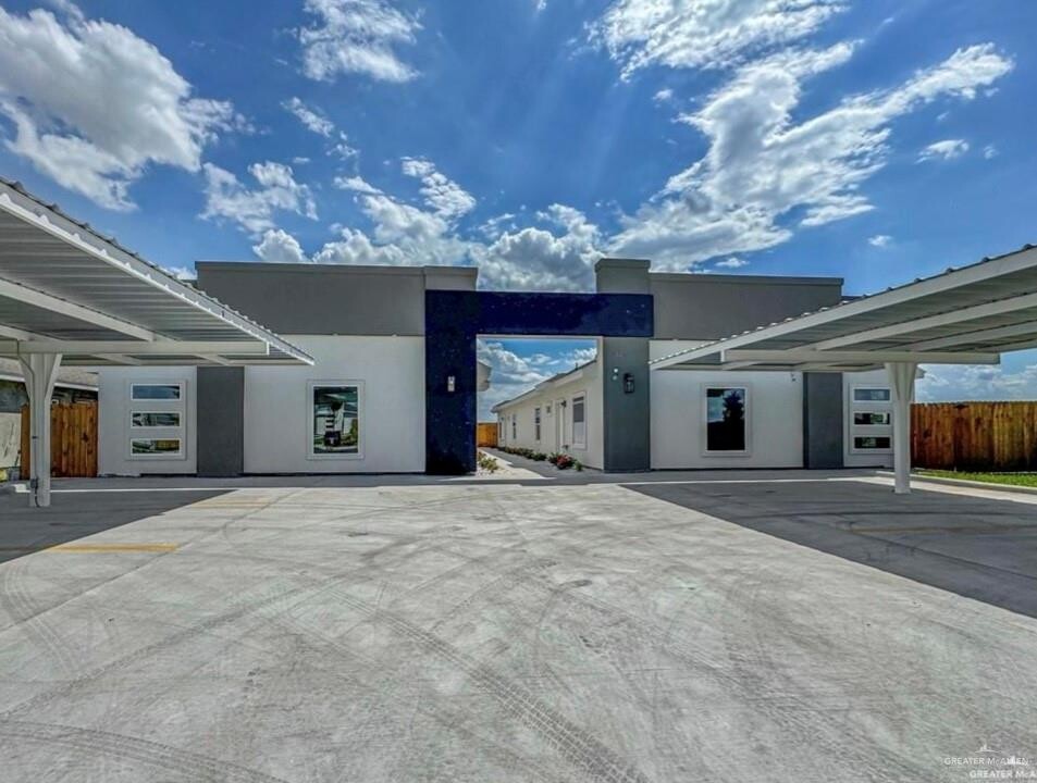 12618 N 33rd Ln in McAllen, TX - Building Photo