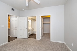 Tanemara Apartment Homes in Littleton, CO - Foto de edificio - Interior Photo