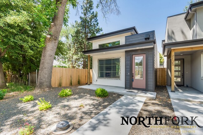 property at 2121 N 34th St