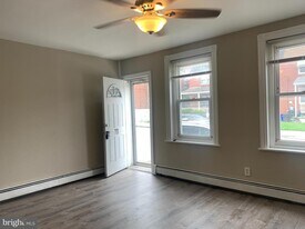 73 W 5th St in Bridgeport, PA - Building Photo