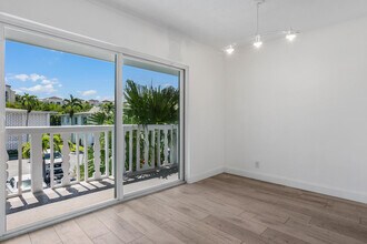 4201 S Ocean Blvd in South Palm Beach, FL - Building Photo - Building Photo