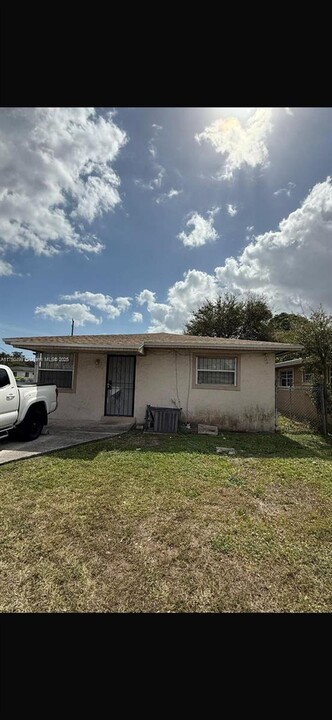 2456 NW 82nd St-Unit -2456 in Miami, FL - Building Photo
