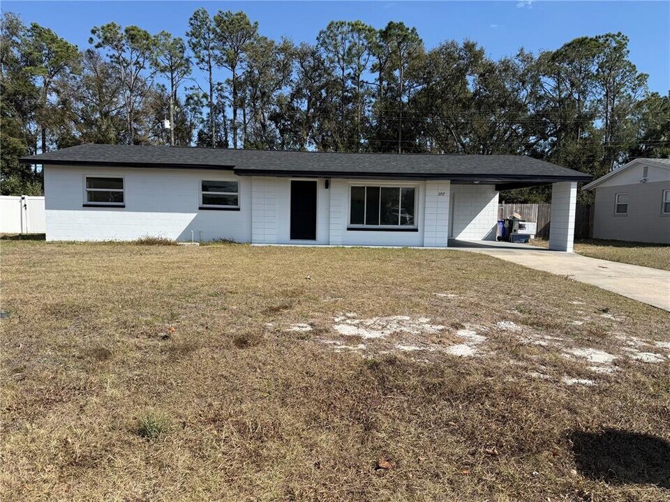2717 Kathryn Ave in Lakeland, FL - Building Photo