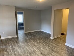 8398 Oakwood Rd in Severna Park, MD - Building Photo - Building Photo