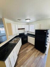 1141 Ranger St in El Paso, TX - Foto de edificio - Building Photo