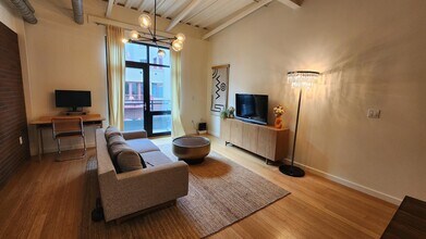 1360 Walnut St in Boulder, CO - Building Photo - Building Photo