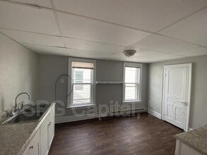 422 Locust St in Hanover, PA - Building Photo - Building Photo