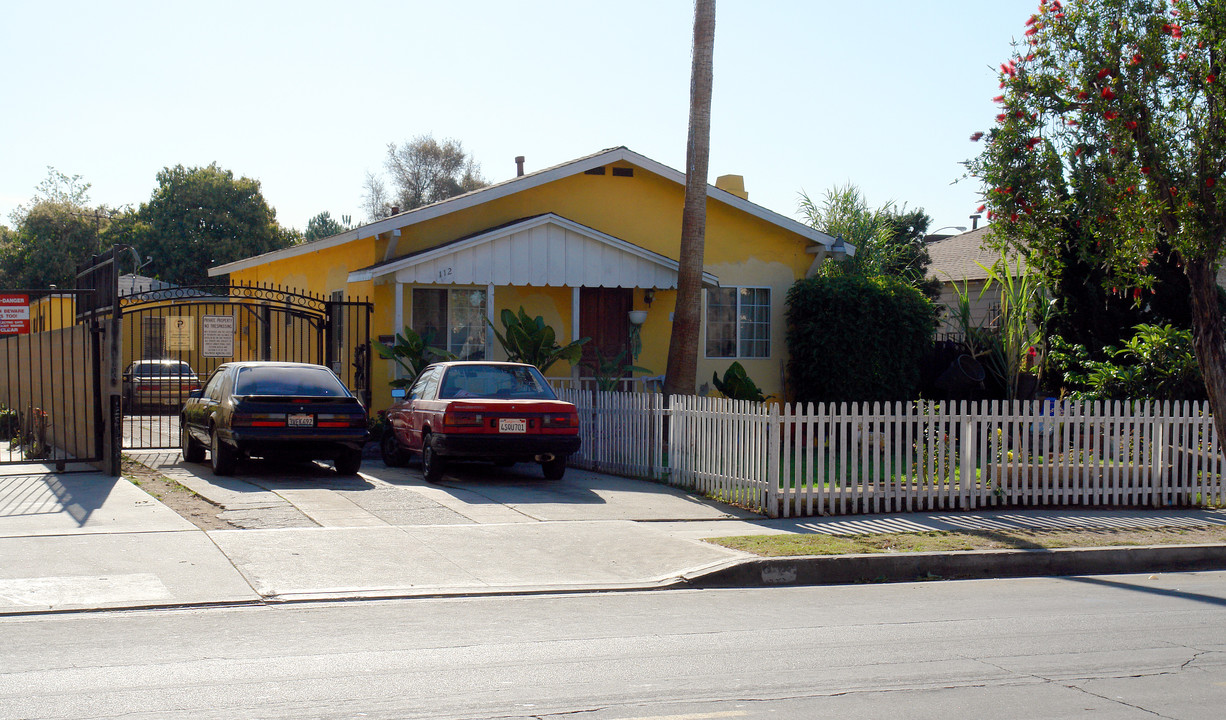 112 S Eucalyptus Ave in Inglewood, CA - Building Photo