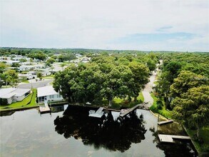 68 Lake Shore Dr in Palm Harbor, FL - Building Photo - Building Photo