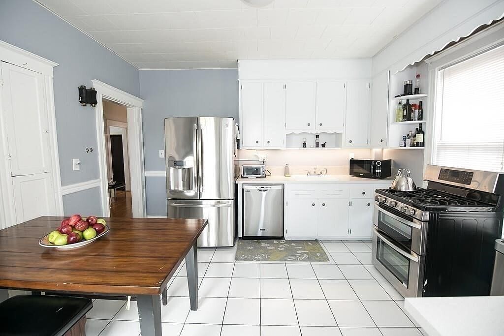 54 County Rd in Chelsea, MA - Building Photo