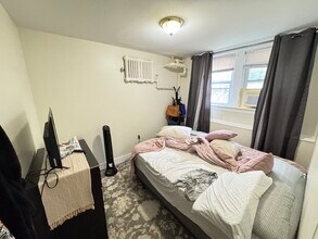 17 Price Rd, Unit 13 in Boston, MA - Building Photo - Building Photo