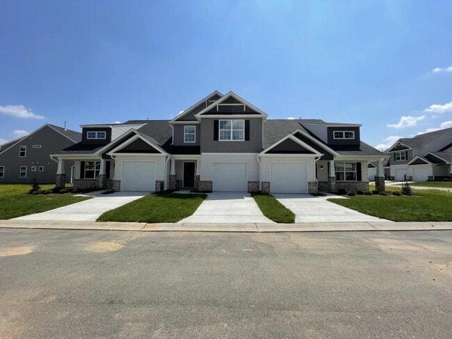 3874 Copperfield Ct in High Point, NC - Building Photo - Building Photo