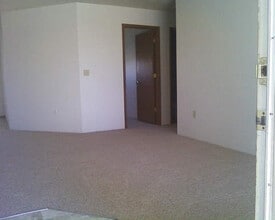 507 Reed St E in Zillah, WA - Building Photo - Building Photo