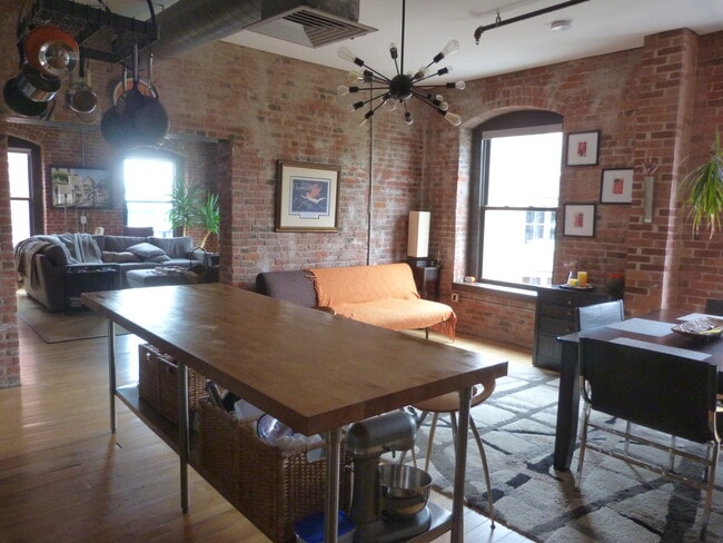 21 Wormwood St, Unit 524 in Boston, MA - Building Photo - Building Photo