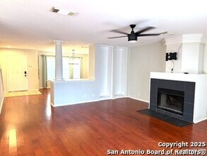 8422 Park Olympia in Universal City, TX - Building Photo - Building Photo