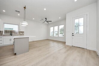 8324 Corinth St in Houston, TX - Building Photo - Building Photo