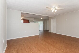 5313 8th St Ct W in Bradenton, FL - Foto de edificio - Building Photo
