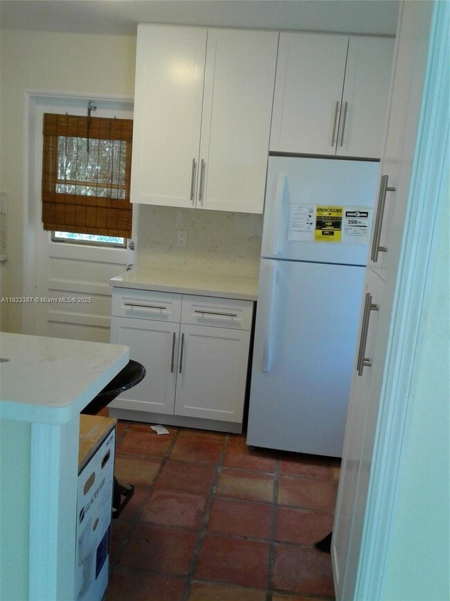 6000 SW 76th St in South Miami, FL - Building Photo - Building Photo